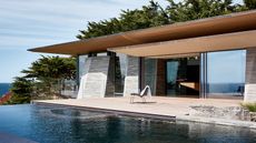 Field Architecture's Big Sur house with infinity pool