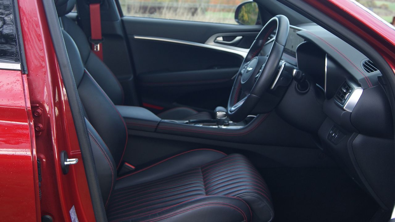Genesis G70 Shooting Brake front interior