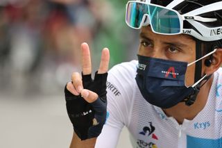 Egan Bernal (Ineos Grenadiers) started the stage in the white jersey