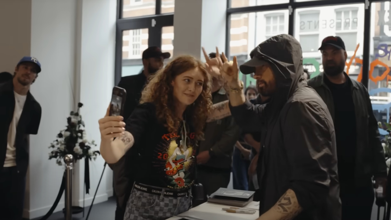 Eminem meeting a fan in Stans
