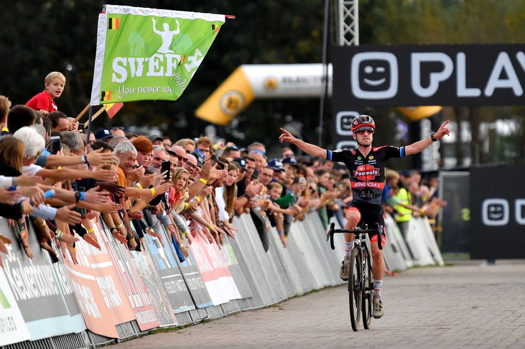 RUDDERVOORDE BELGIUM OCTOBER 29 Eli Iserbyt of Belgium and Team Pauwels Sauzen Bingoal celebrates at finish line as race winner during the 36th Superprestige Ruddervoorde 2022 Mens Elite SPRuddervoorde Superprestige2023 Cyclocross on October 29 2022 in Ruddervoorde Belgium Photo by Luc ClaessenGetty Images
