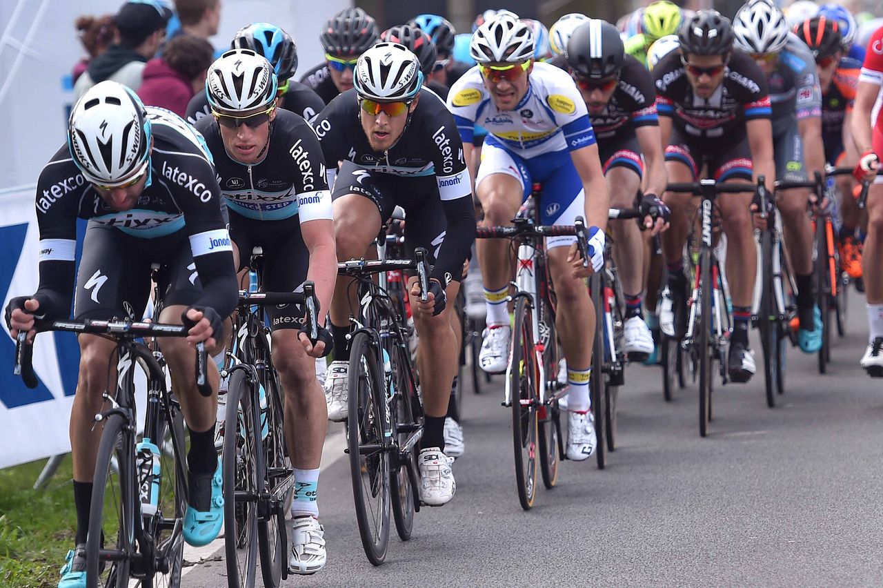 Etixx-Quickstep hunts the breakaway