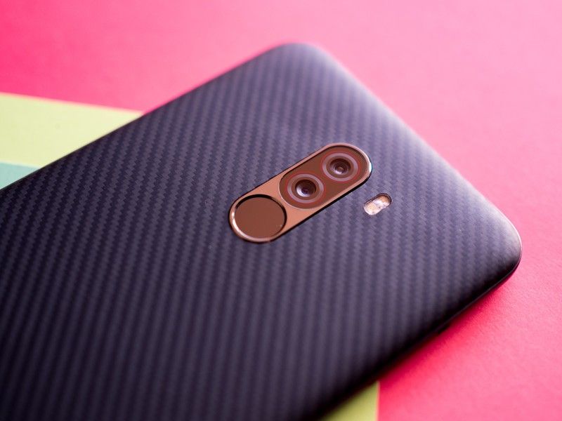 POCO F1 review 2020