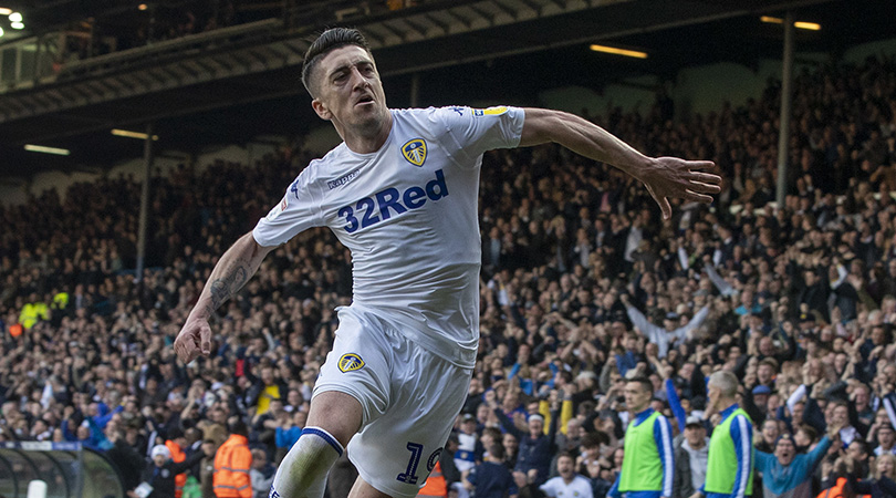 Leeds United 3-2 Millwall: Pablo Hernandez double sends Whites second - BBC  Sport