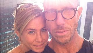 Jennifer Aniston goes make-up free