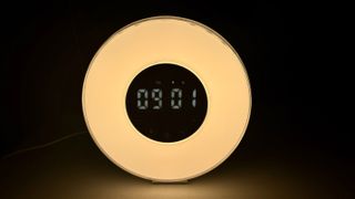 hOmeLabs Sunrise Alarm Clock ring light on sunrise simulation.