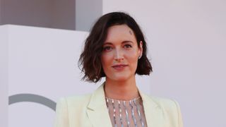 phoebe waller-bridge with a french bob hairstyle