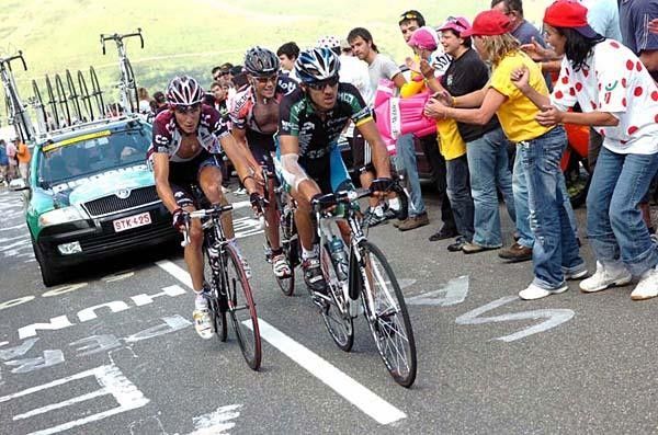 The domestiques stayed together from left to right: Schleck, Horner, Popovych