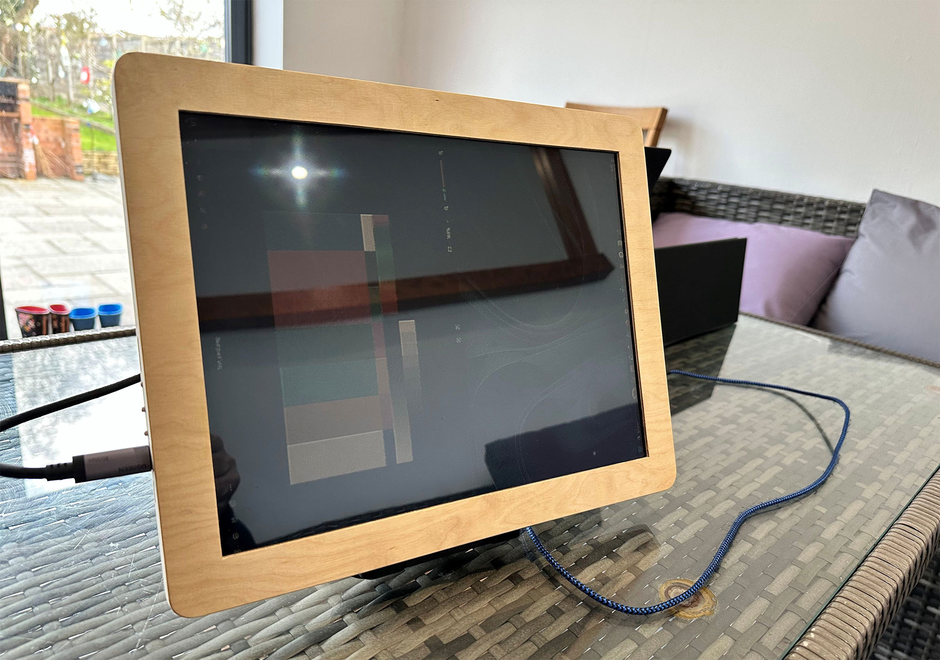 Modos Tech e-paper monitors