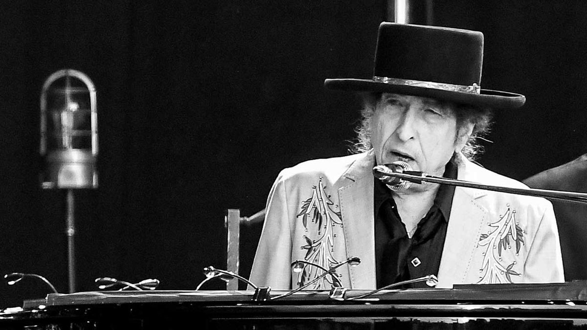 Bob Dylan onstage in London in 2019