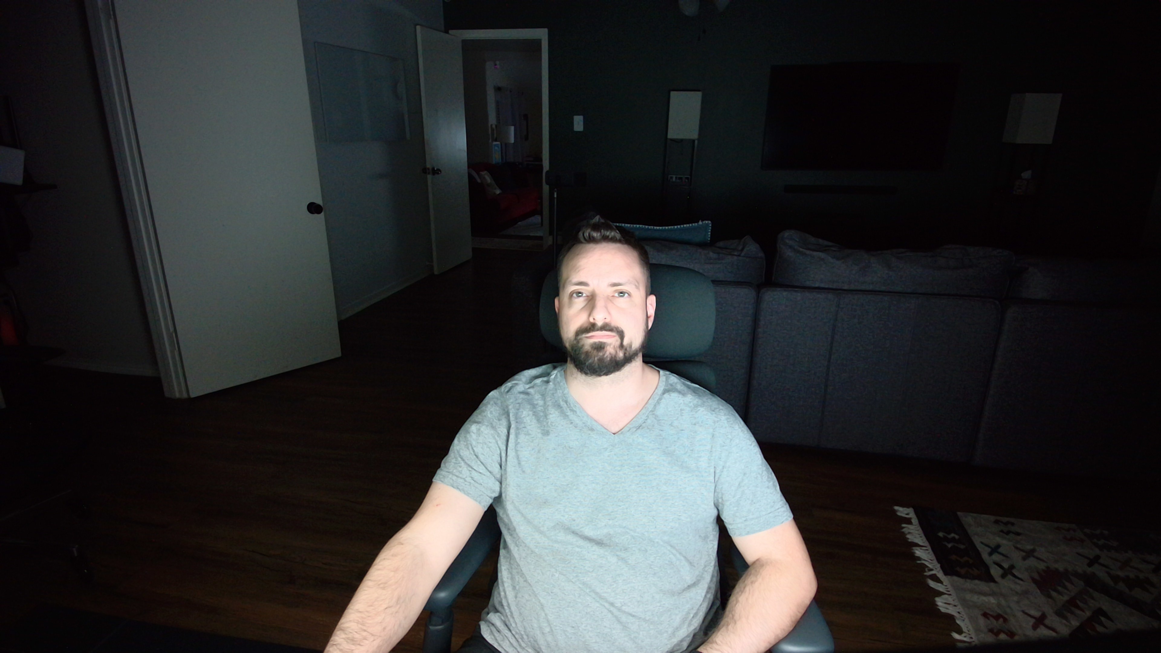 Test shots from the Razer Kiyo V2 webcam in no light and low light