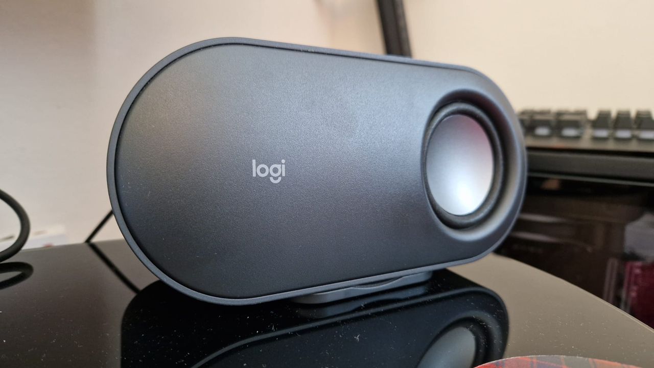 The Logitech Z407 right-hand speaker
