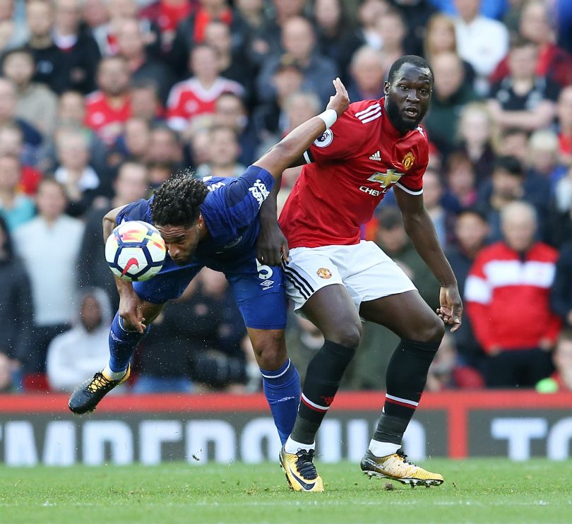 Romelu Lukaku: Shrug off your marker | FourFourTwo