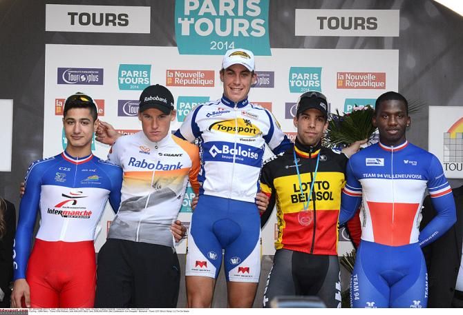 Thomas Voeckler missed the podium ceremony so Wallays and Debusschere were joined by the espoirs