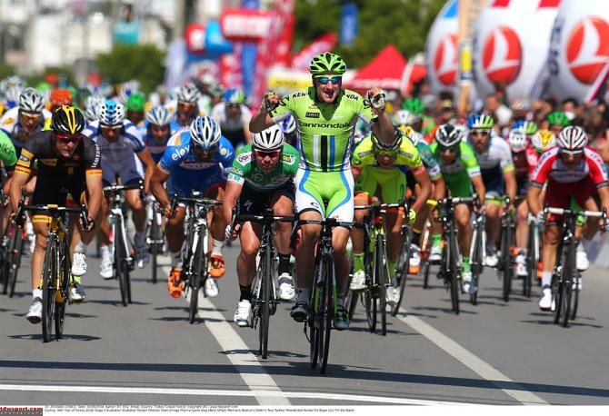Elia Viviani wins stage 5 in Turkey