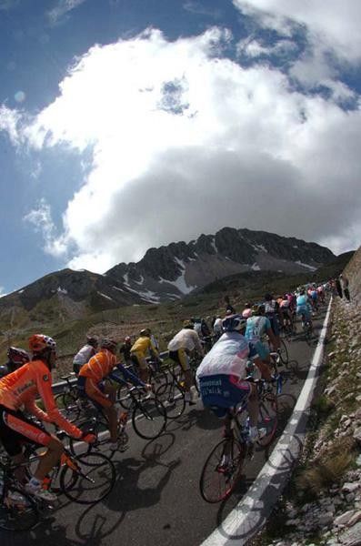 Cold temperatures greeted the peloton on the day's first climb.