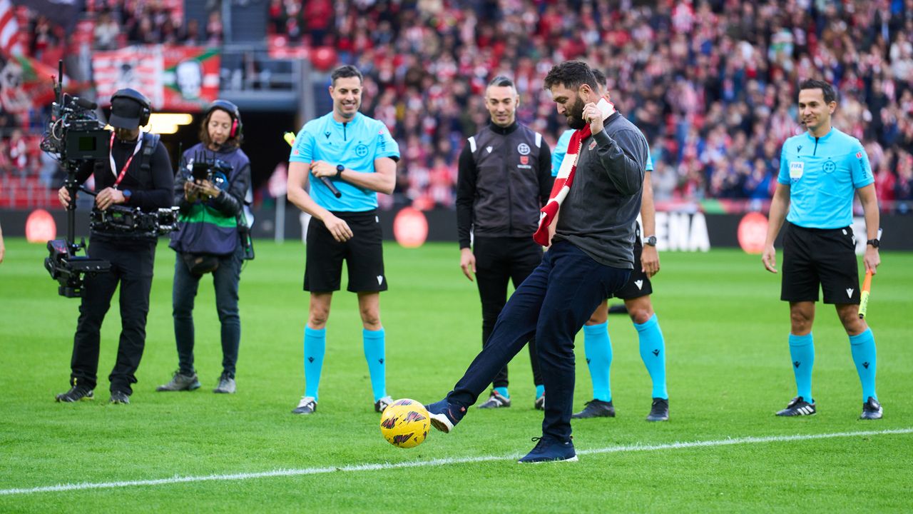 LIV Golfer Jon Rahm takes the ceremonial kick-off at Athletic Club&#039;s San Mames before their La Liga fixture against Atletico Madrid