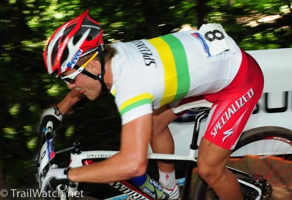 Burry Stander (Specialized) descending through the rocks