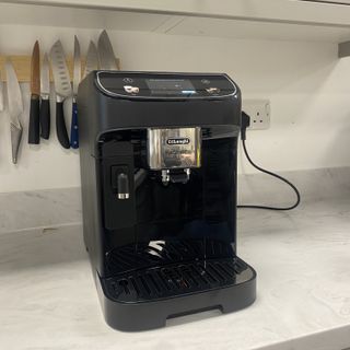 Testing the De'Longhi Magnificia Plus at the test centre