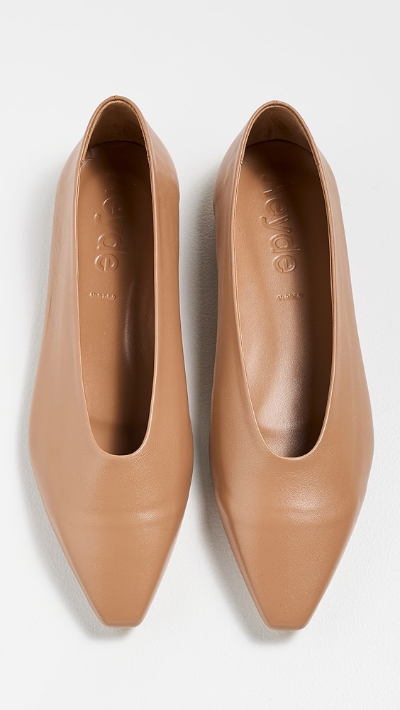 Aeyde Betty Nappa Leather Hazelnut Flats