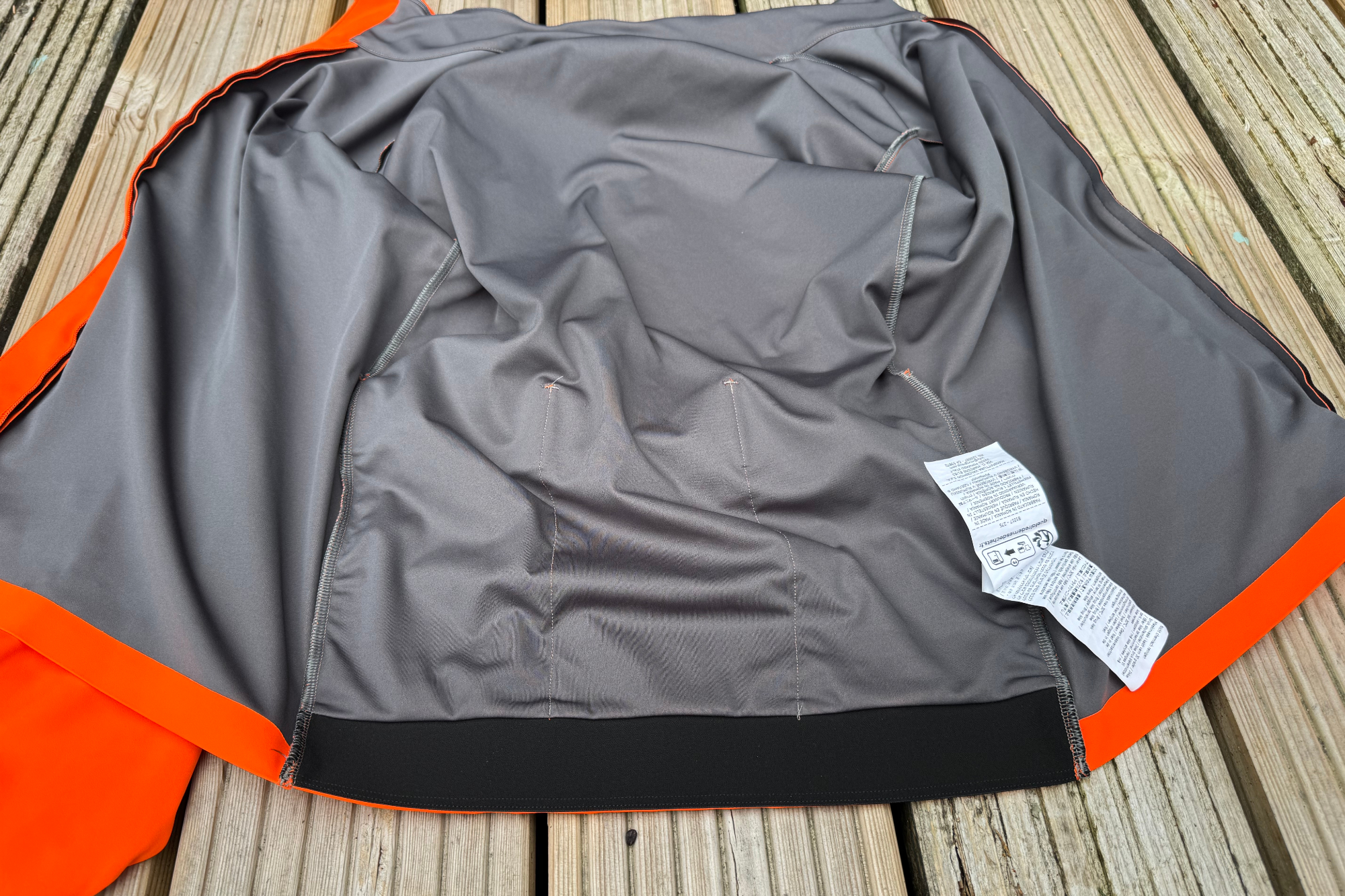 Detail of the Sportful Fiandre Shift jacket