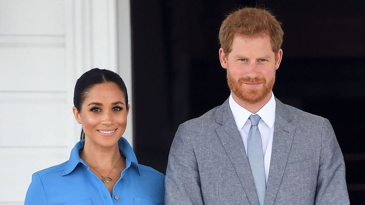 nukualofa, tonga october 26 uk out for 28 days prince harry, duke of sussex and meghan, duchess of sussex visit king tupou vi and queen nanasipauu tukuaho of tonga on october 26, 2018 in nukualofa, tonga the duke and duchess of sussex are on their official 16 day autumn tour visiting cities in australia, fiji, tonga and new zealand photo by poolsamir husseinwireimage