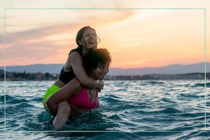 Nathalie Issa as Yusra Mardini, Manal Issa as Sara Mardini in The Swimmers.