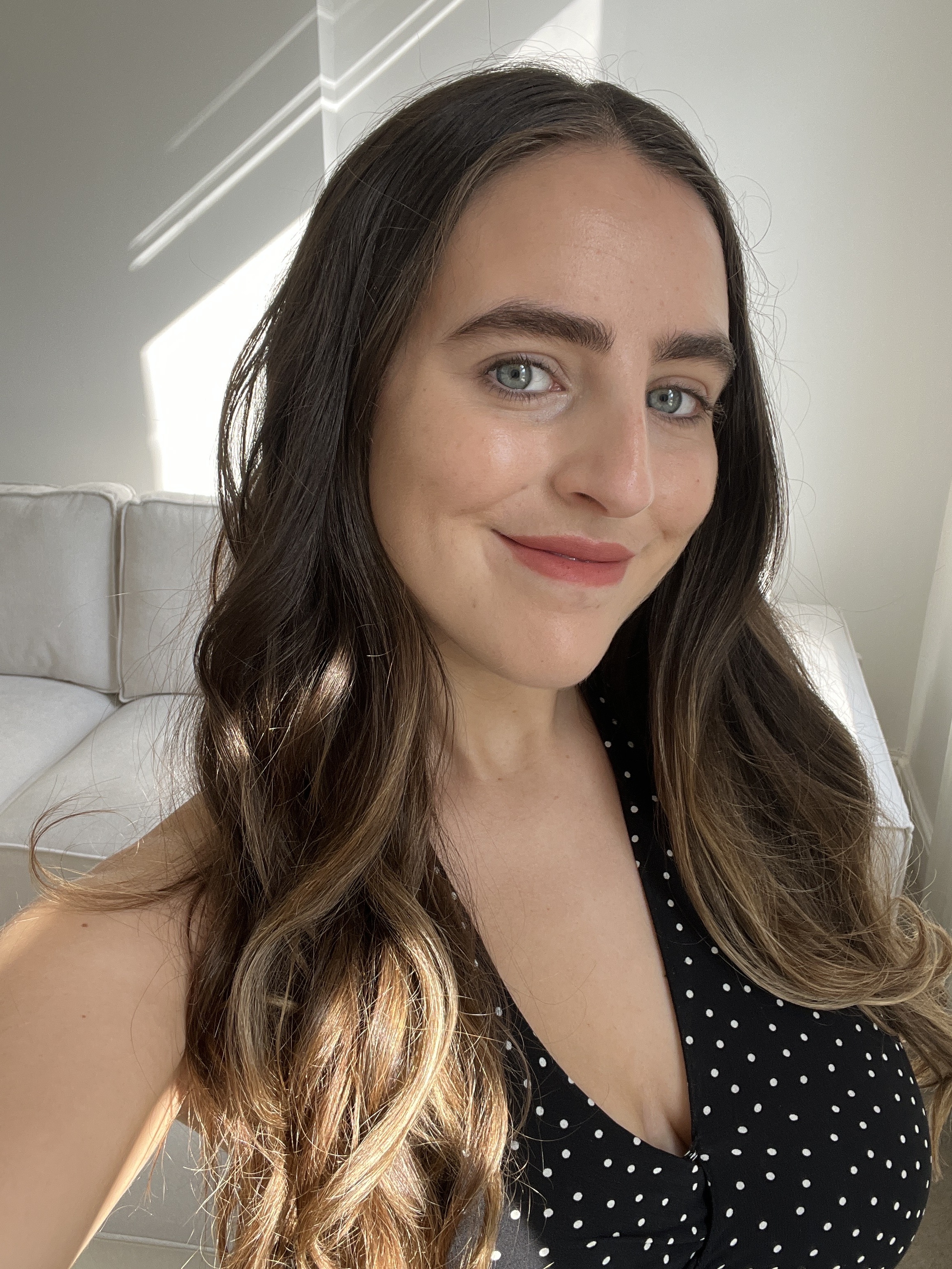 An image of SEO Writer Ava Gilchrist after using the Shark SmoothStyle Heated Brush and Comb.