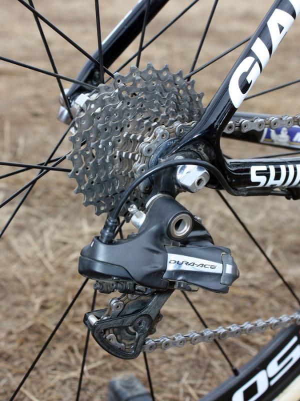Adam Craig (Rabobank-Giant) says the electronic rear derailleur makes the bike easier to pack - simply remove it from the frame, unplug the cable, and tuck it away somewhere out of harm's way.