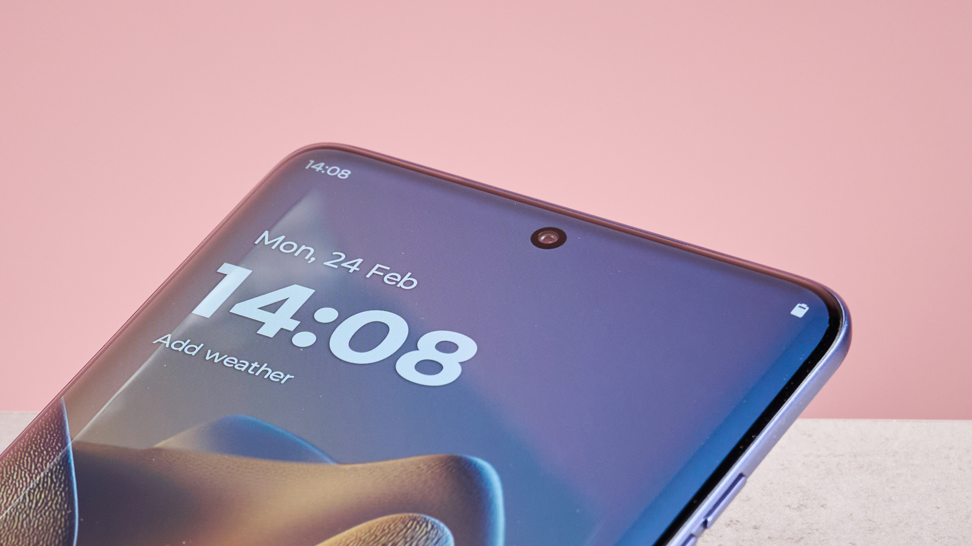 Time displayed on the Motorola Edge 60 Fusion