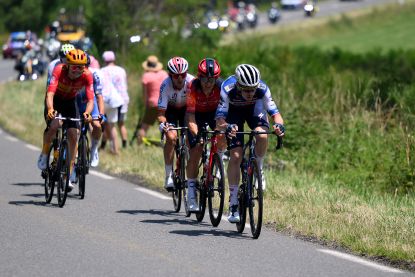 They race like juniors How men s pro cycling is getting wilder