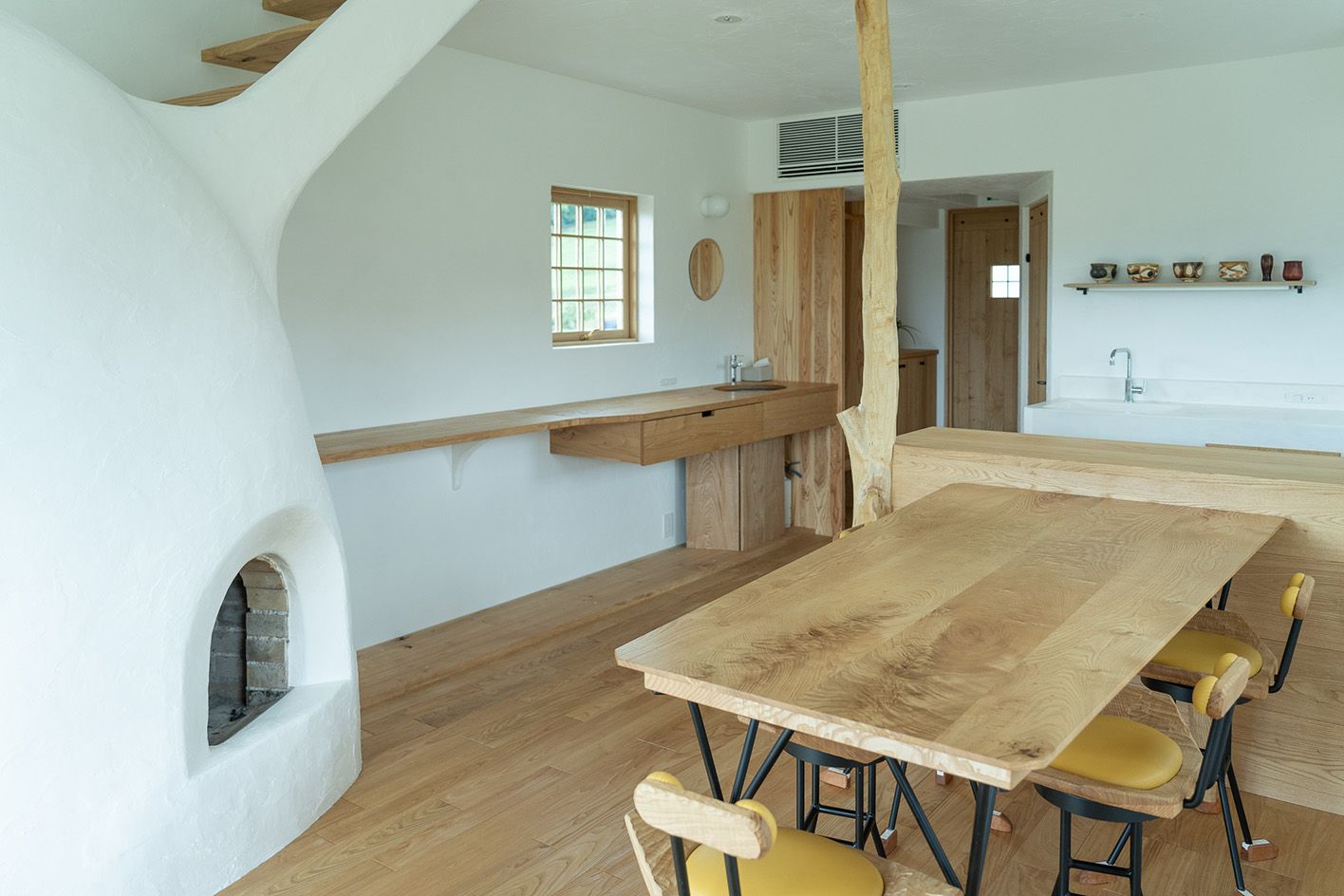 藤森照信による「ことまり富士」の木造内装