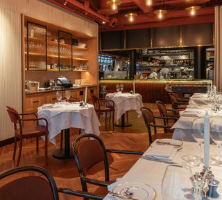 Images of the retro-styled Brasserie Astoria which upgraded its sound with Genelec loudspeakers.