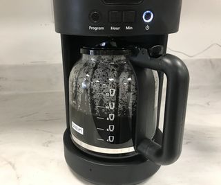 Bodum Bistro Programmable Coffee Maker carafe makking coffee