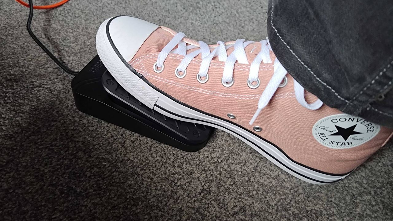 Foot using G'AIM'E Time Crisis Lightgun pedal.