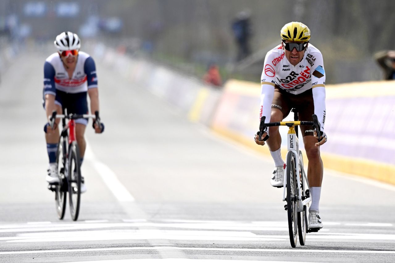 Ronde van Vlaanderen 2021 - Tour of Flanders - 105th Edition - Antwerp - Oudenaarde 263,7 km - 04/04/2021 - Greg Van Avermaet (BEL - AG2R Citroen Team) - Jasper Stuyven (BEL - Trek - Segafredo) - photo Vincent Kalut/PN/BettiniPhoto&Acirc;&copy;2021