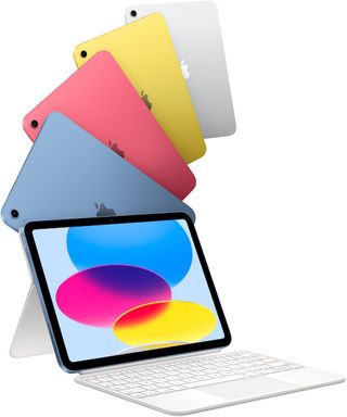 Fem iPad 2022 i forskellige farver - en med keyboard