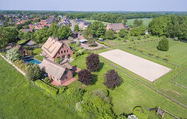 Luxurious-Equestrian-Hideaway-Available-at-a-guide-price-of-5200000-EUR-through-Hamburg-Sotheby%E2%80%99s-International-Realty-2.jpg