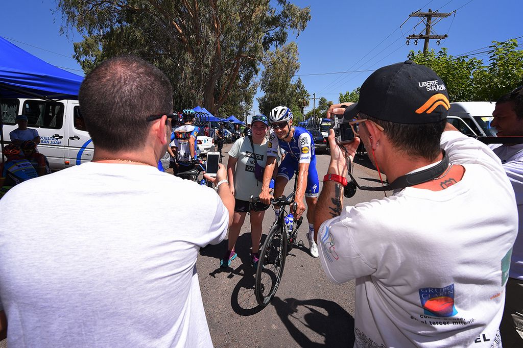 Tom Boonen was a man in demand at the stage start