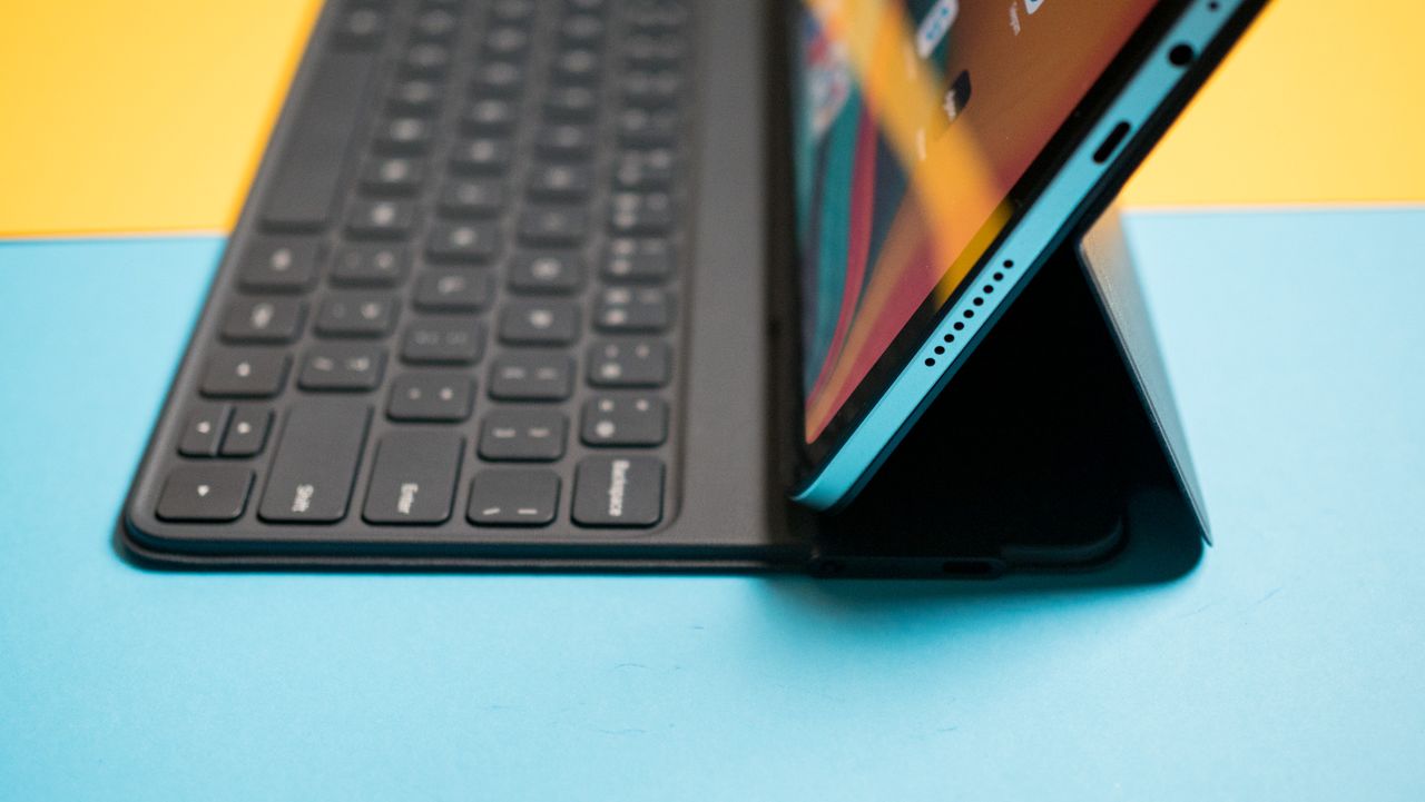 Side view of Redmi Pad Pro's keyboard case