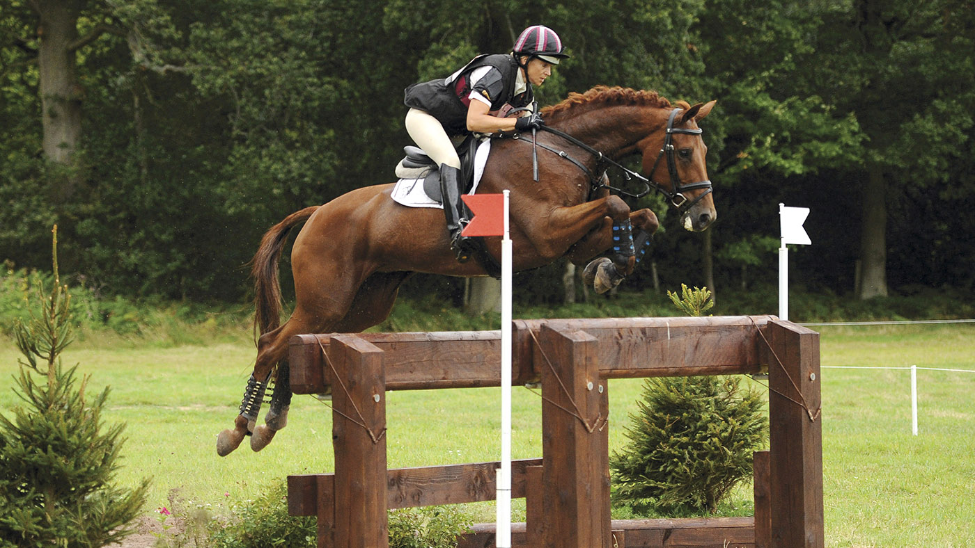 Sarah Bullimore competing Corouet's dam, Lilly Corinne
