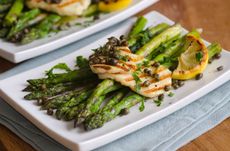 BBQ asparagus with halloumi