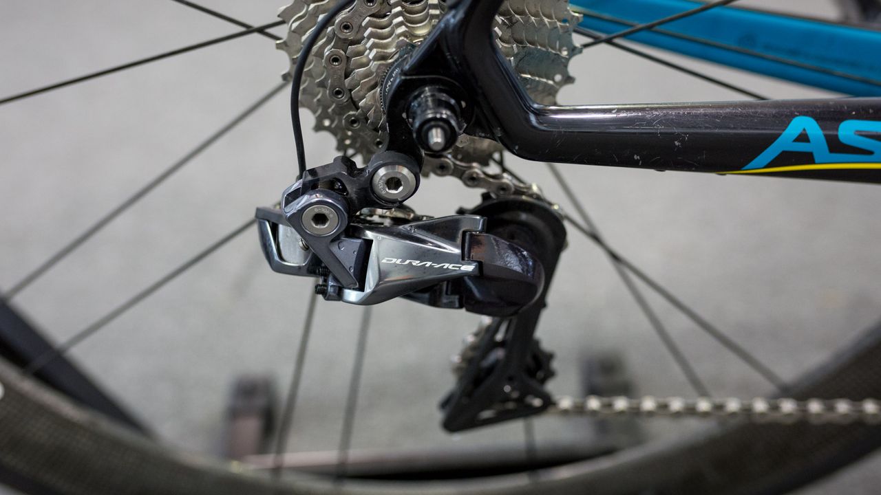 Shifting is provided by Shimano Dura-Ace R9150 levers and derailleurs