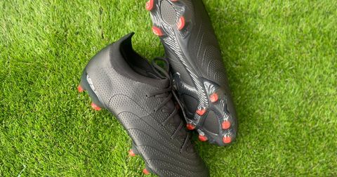 Skechers SKX 01 football boots on artificial grass