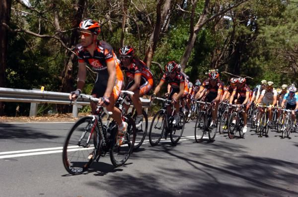 Caisse d'Epargne make themselves known as they work for leader Alejandro Valverde