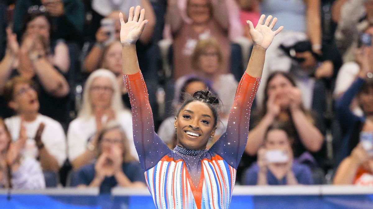 Simone Biles competes in the floor exercise during the women&#039;s U.S. Olympic Gymnastics Trials