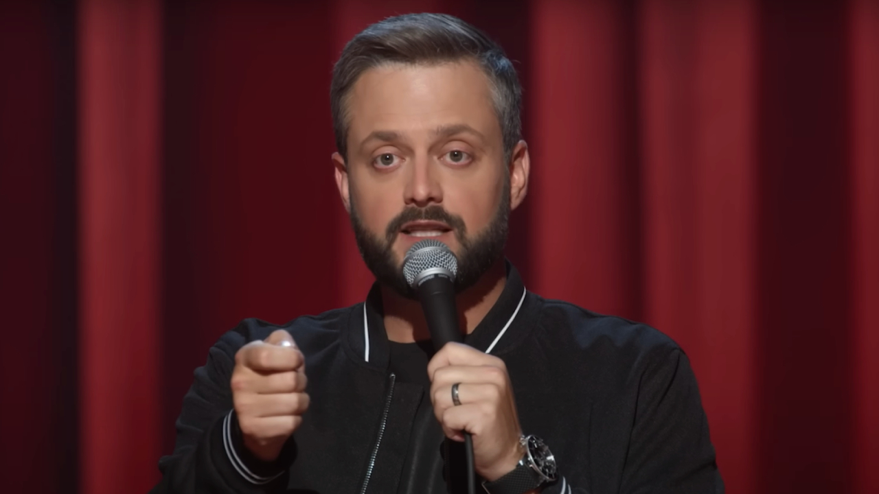 Nate Bargatze performing stand-up in The Tennessee Kid