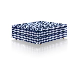 Hästens 2000T bed base in blue check