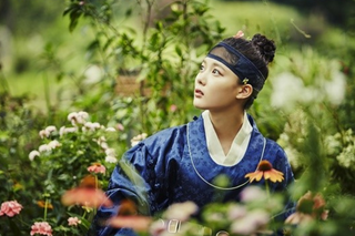 A still from the series Love in the Moonlight