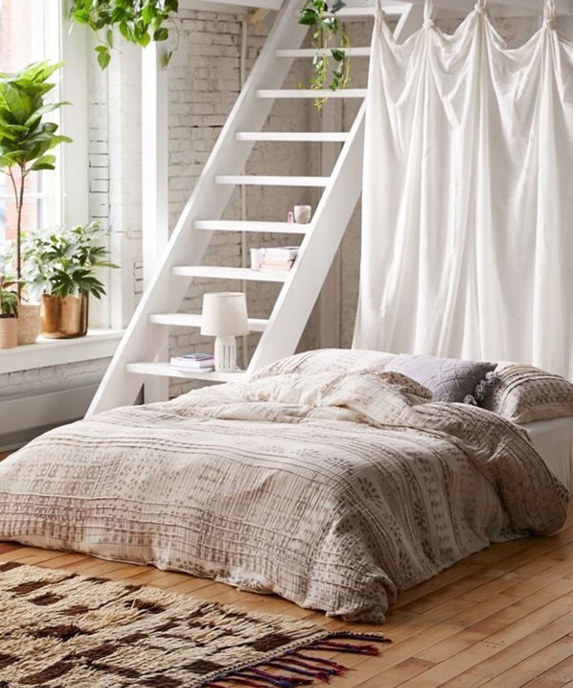 Mattress on floor ideas - 13 ways to forgo a bed frame | Real Homes